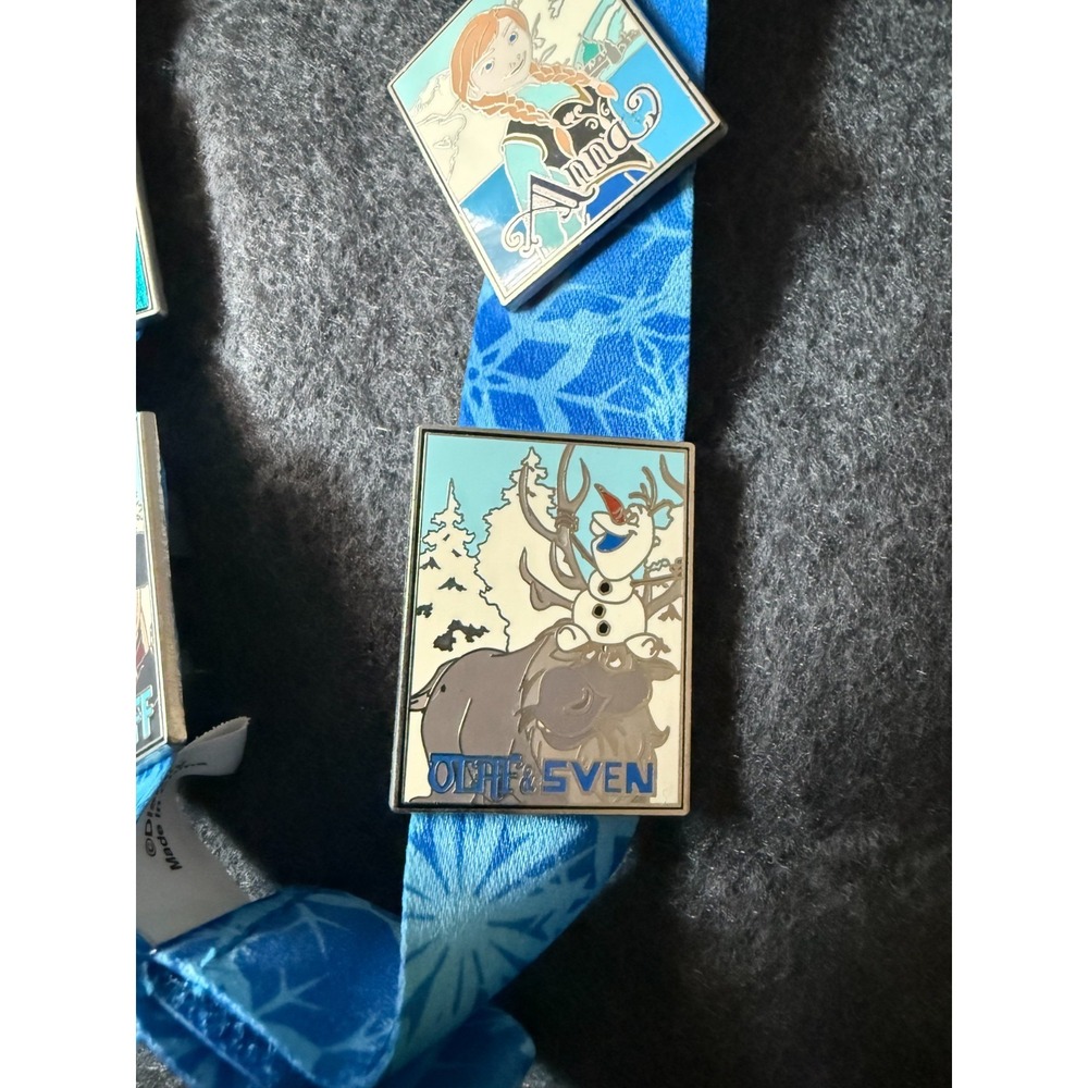 Disney FROZEN Lanyard Pin Starter Set (with extra pins) - Picture 7 of 9